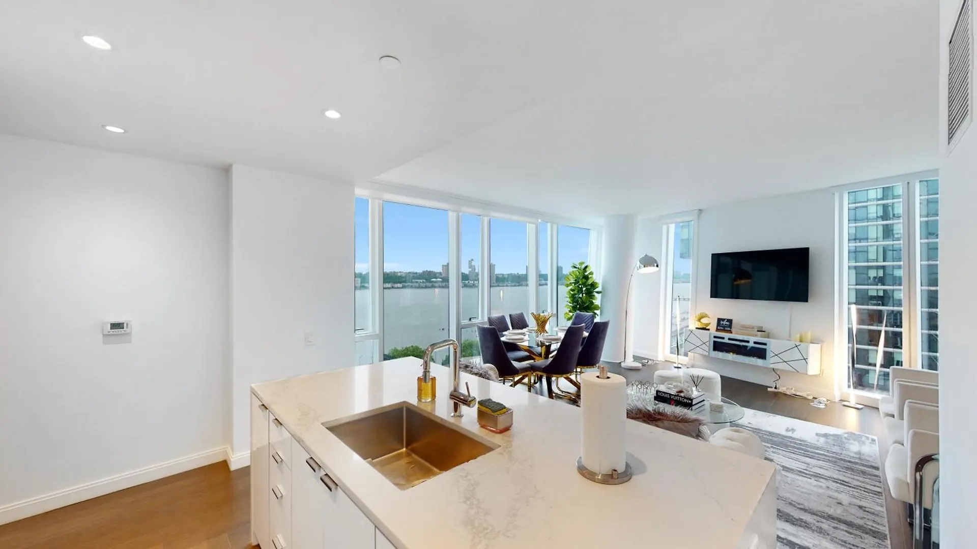 Amazing Condo In Upper West Side New York