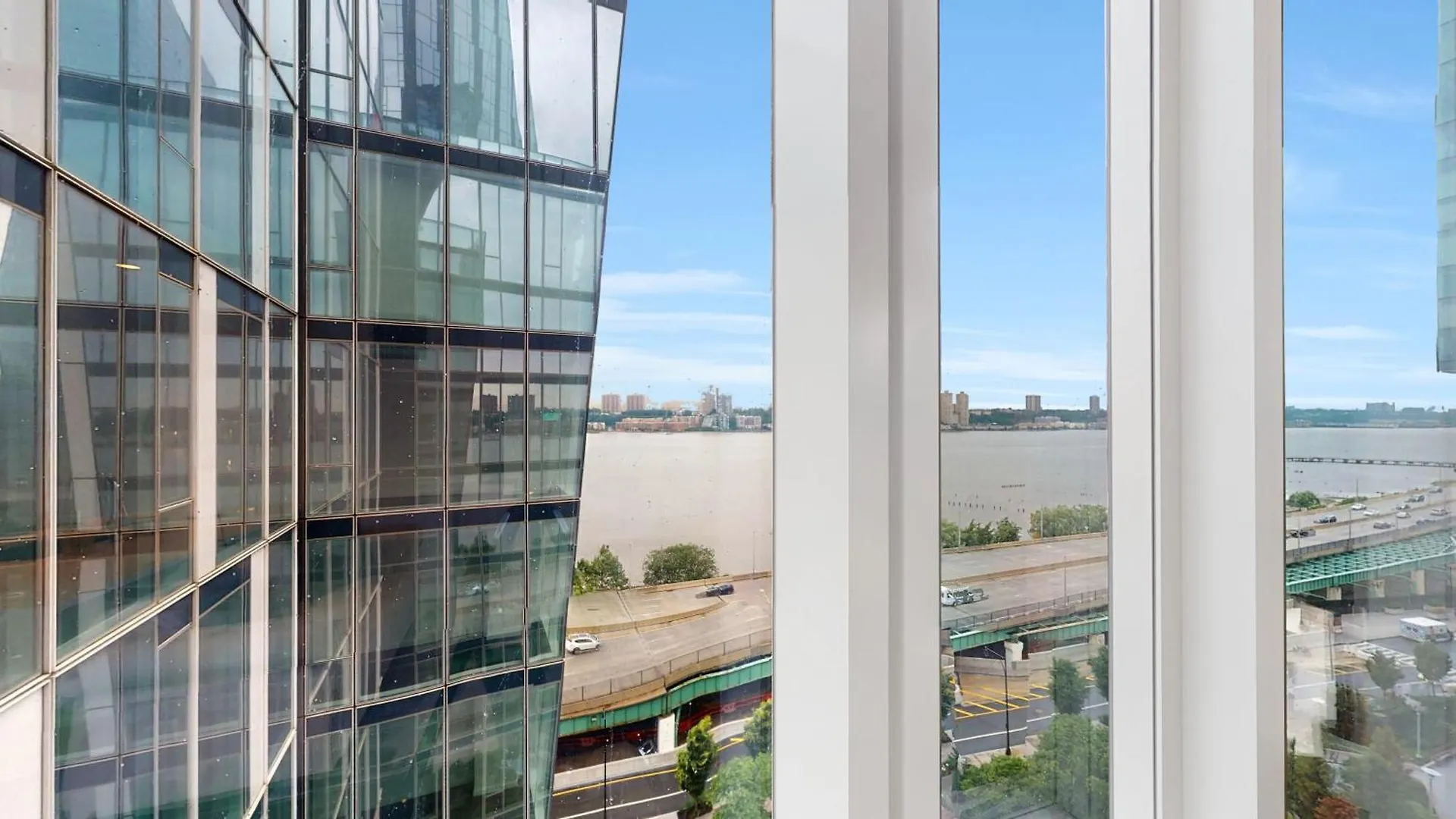 Amazing Condo In Upper West Side New York